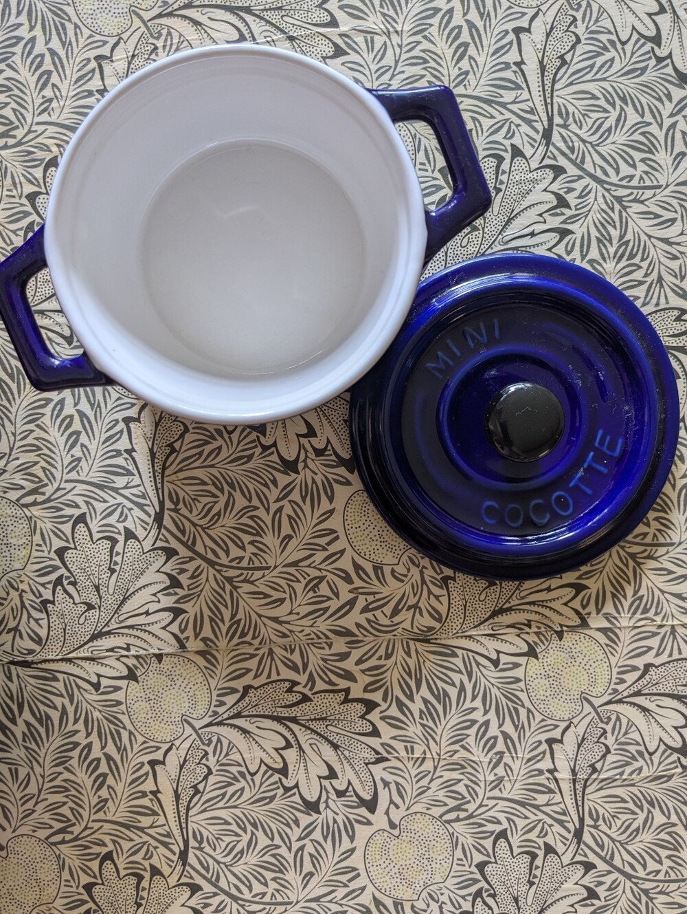 Mini Cocotte Ramekin With Lid - Picture 3 of 11